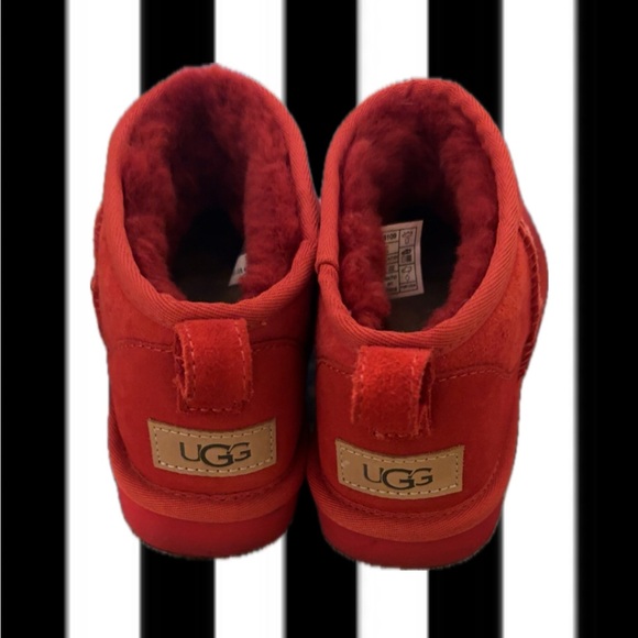 Red Mini Uggs - Picture 4 of 4